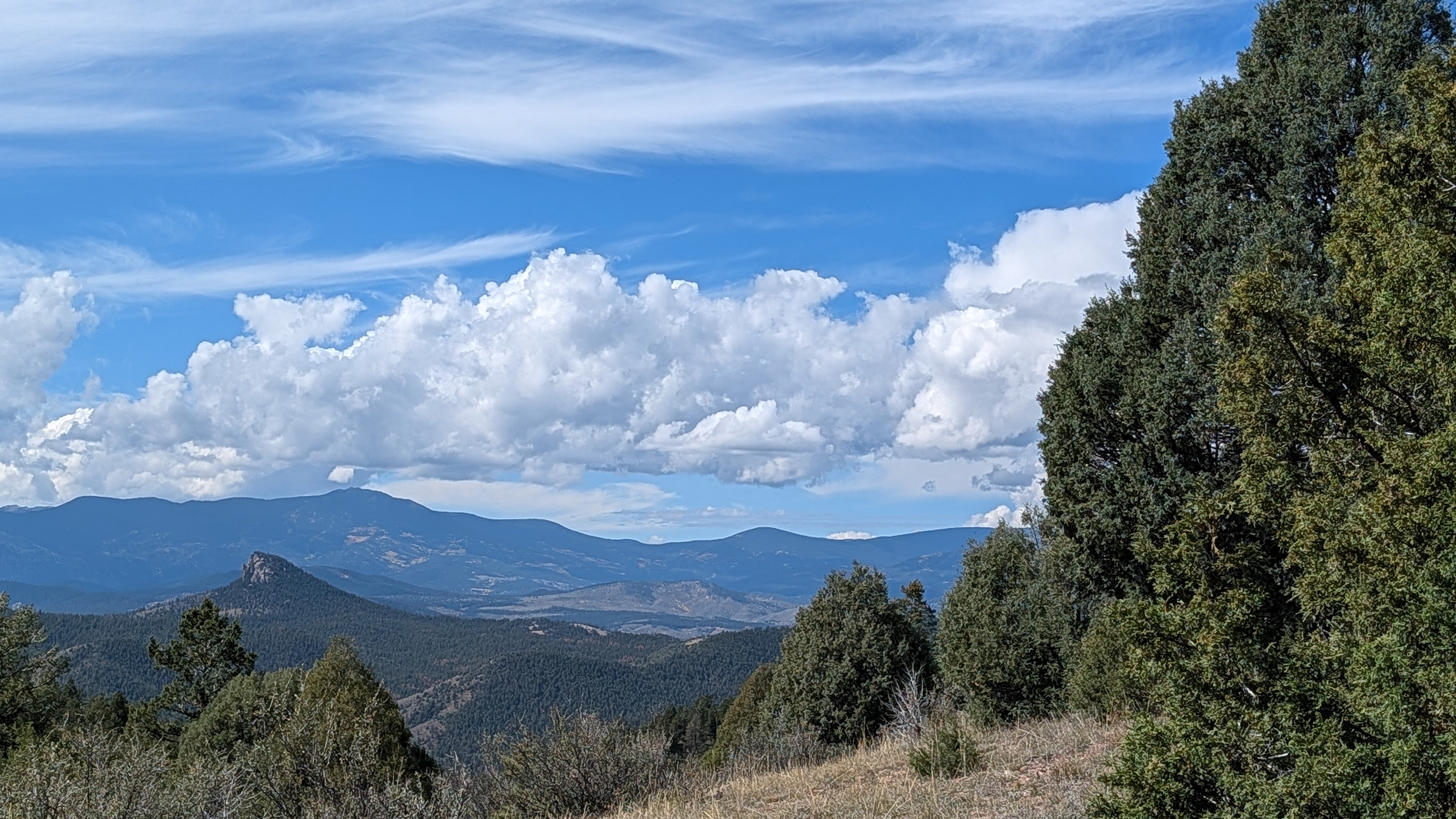 Fall_Hike_With_Q_25_Clouds